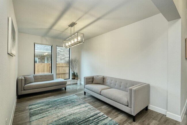Building Photo - 1401 Mulberry Oak Ln