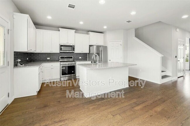 Building Photo - 15801 Crissom Ln