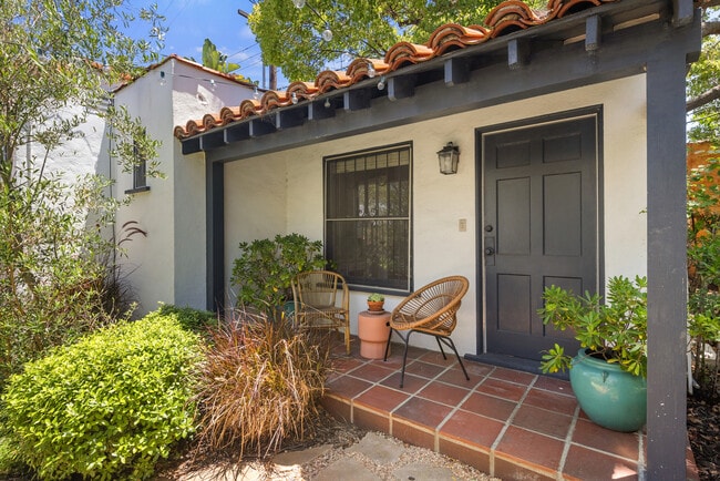 Building Photo - 1116 S La Jolla Ave