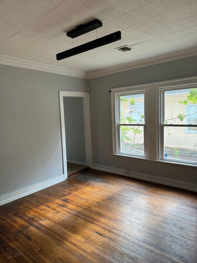 Building Photo - 2218 Yancey Ave