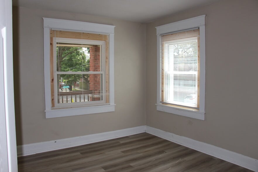 bedroom - 338 Brooklyn Ave