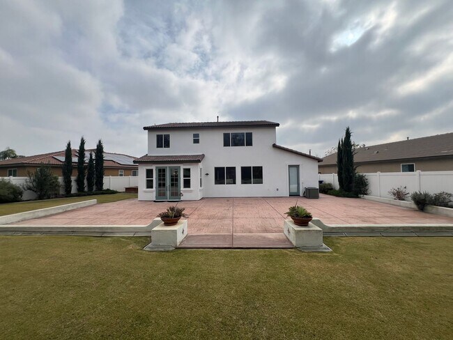 Building Photo - 14816 Huckleberry Dr