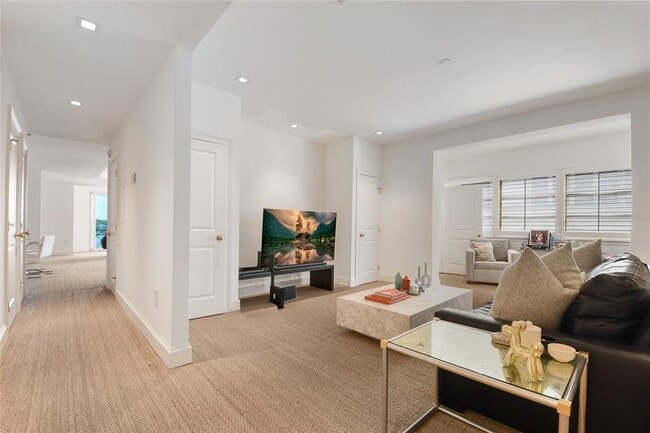 Building Photo - 311 E Morse Blvd