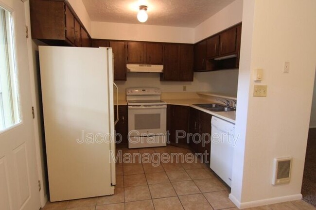 Building Photo - 756 Whittier St