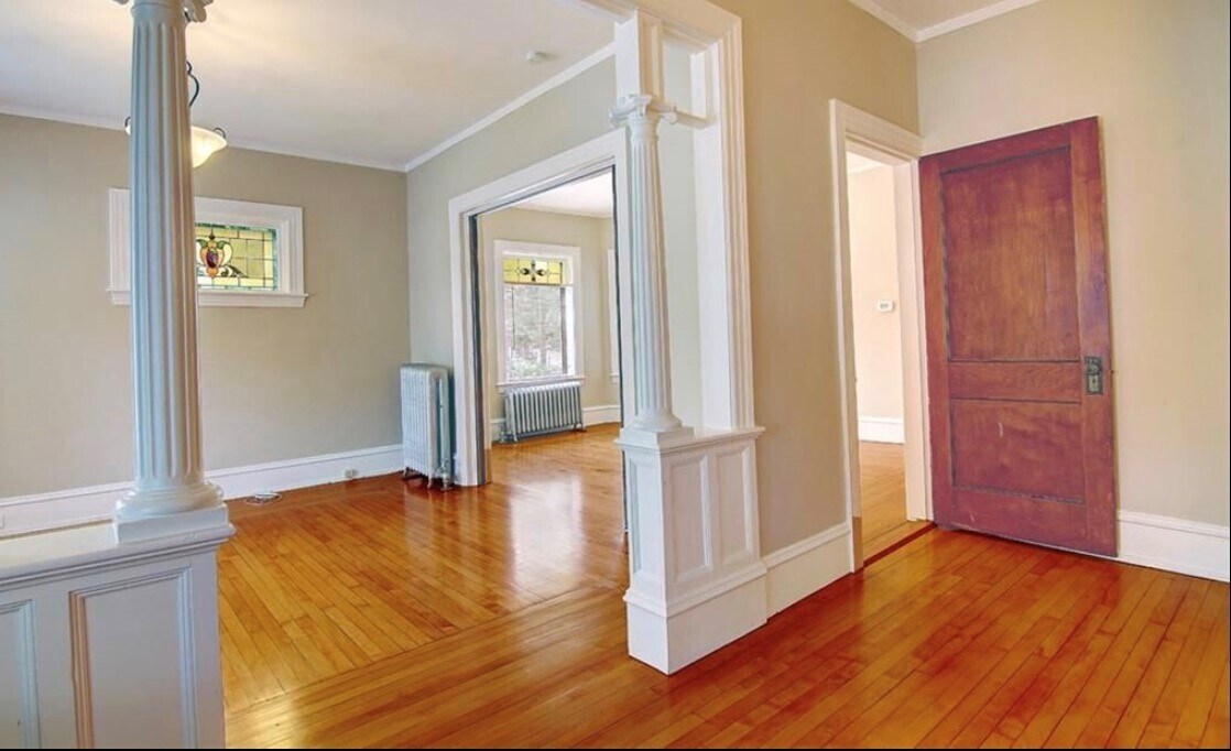 Building Photo - 173 Rochambeau Ave