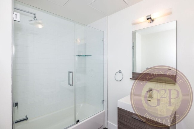 Building Photo - Lower Nob Hill - 2 BR, 1 BA Condo 750 Sq. Ft. - 3D Virtual Tour