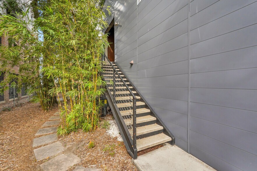 Building Photo - 536 Selma St
