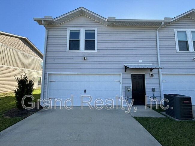 Building Photo - 4415 Village Oak Ln