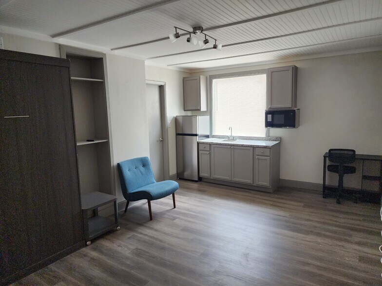 Building Photo - 315 S Ronald Reagan Blvd