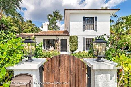 Building Photo - 217 Avila Rd