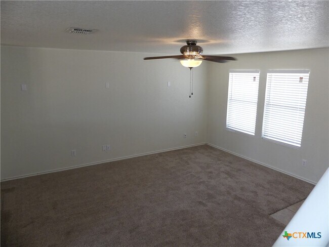 Building Photo - 664 Northern Lights Dr