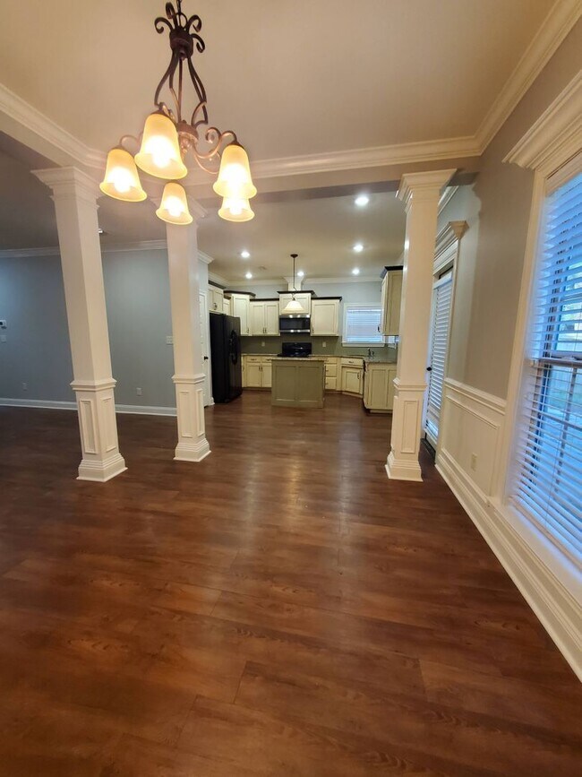 Building Photo - 3847 Napa Dr