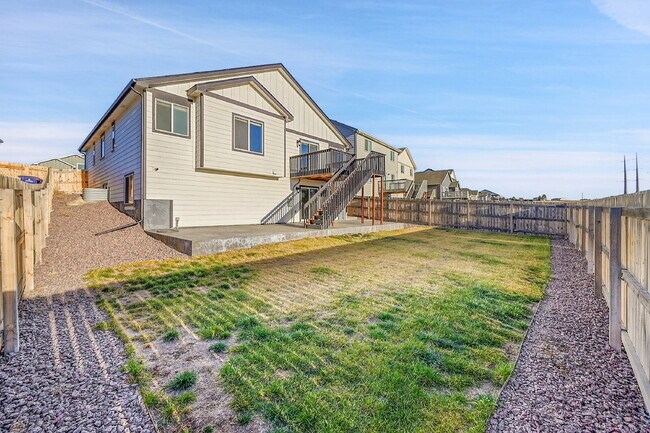 Building Photo - $2,650.00, 5-bed, 3-bed ranch-style home located in Colorado Springs with a large back yard.