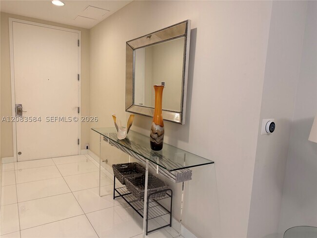 Building Photo - 15811 Collins Ave