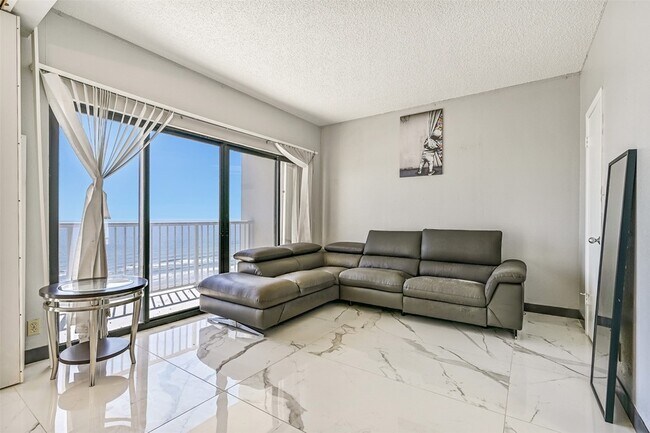 Building Photo - 7700 Seawall Blvd