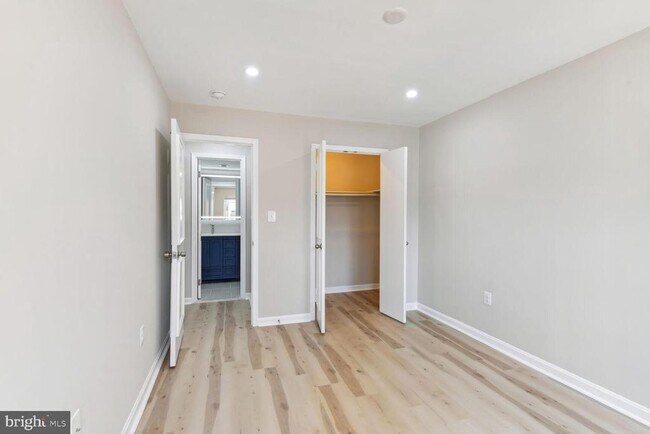 Building Photo - 327 8th St NE