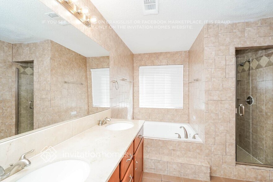 Building Photo - 10900 Huntington Rd