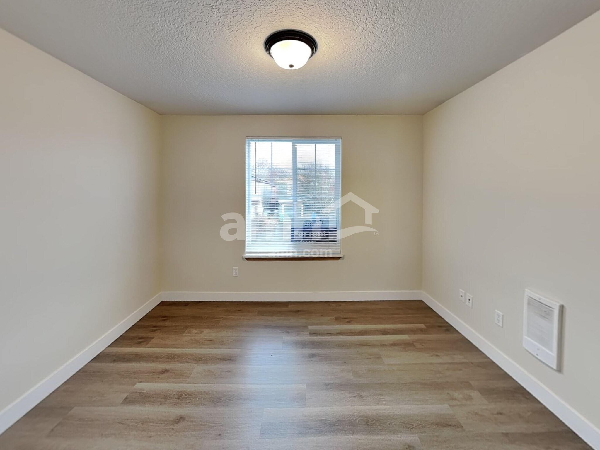 Building Photo - 465 Donna Dr