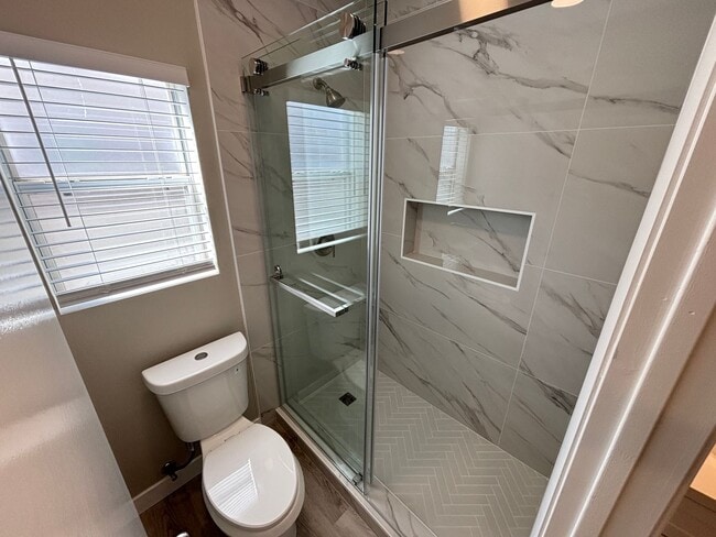 Building Photo - Beautifully updated 2Bed/2Bath single-story home w/ 2-car garage in the desirable Northwest Las V...