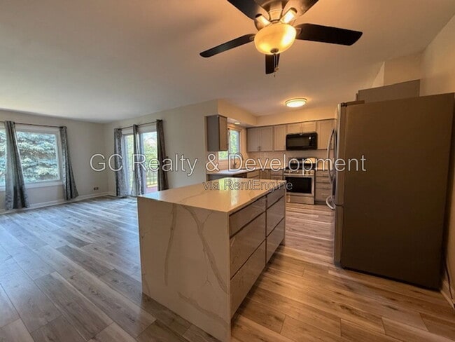 Building Photo - 280 Paddock Cir