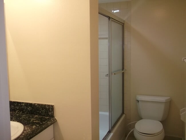 Building Photo - 767 SE 1st Way