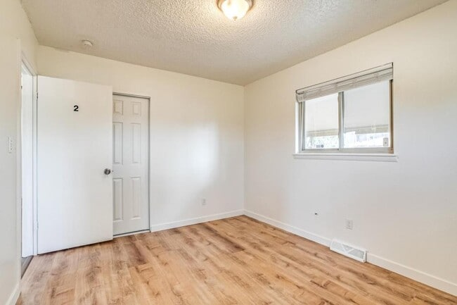 Building Photo - 9341 Hoffman Way