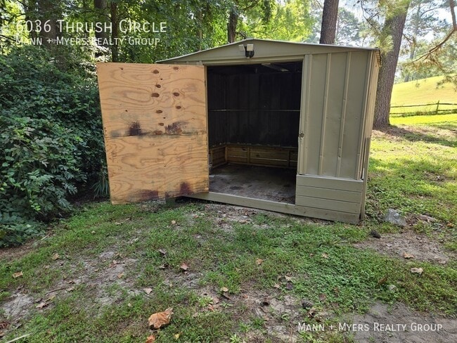 Building Photo - 6036 Thrush Cir