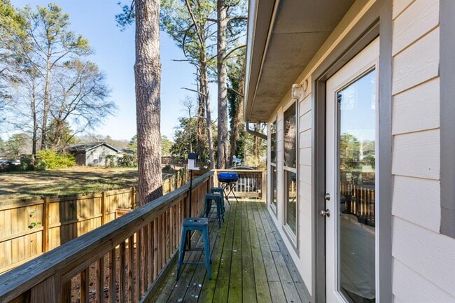 Building Photo - 640 Quillian Ave