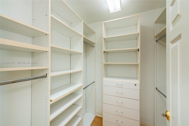 Building Photo - 1643 Brickell Ave