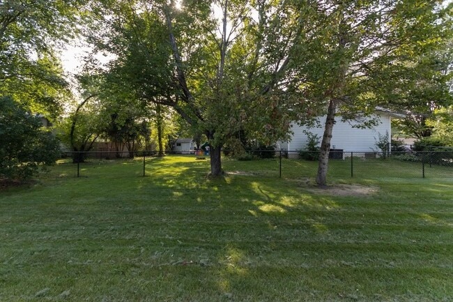 Building Photo - Click the “Apply Now” button or email wapmrentals@gmail.com for a prompt response.