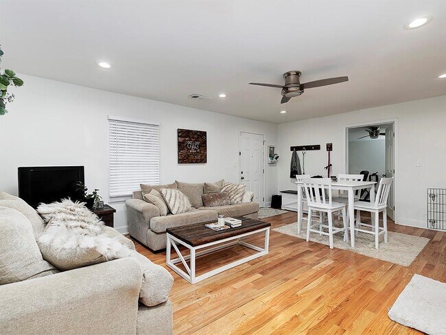 Building Photo - 3940 Forrest Ct