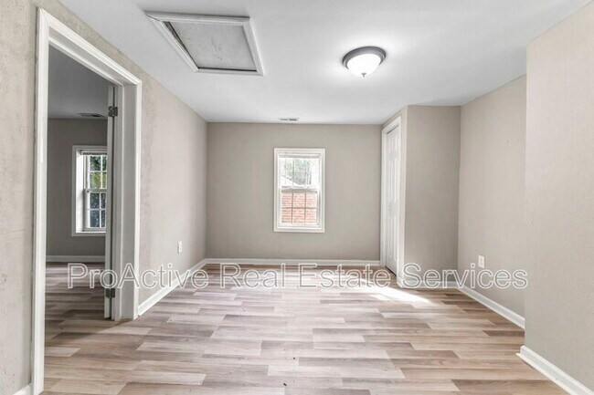 Building Photo - 1511 Highland Ave