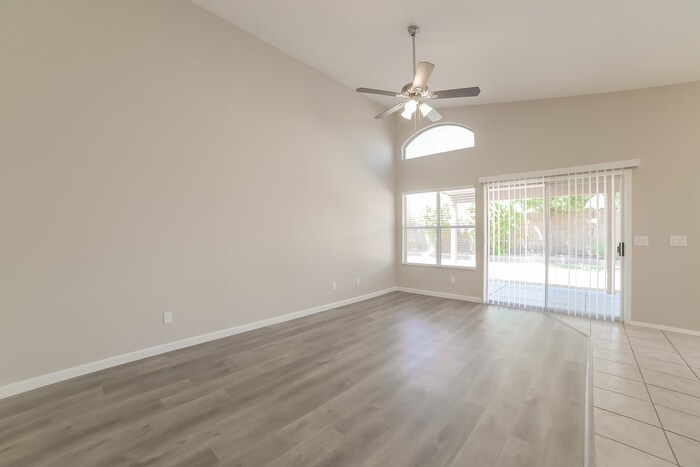 Building Photo - 9542 W Potter Dr