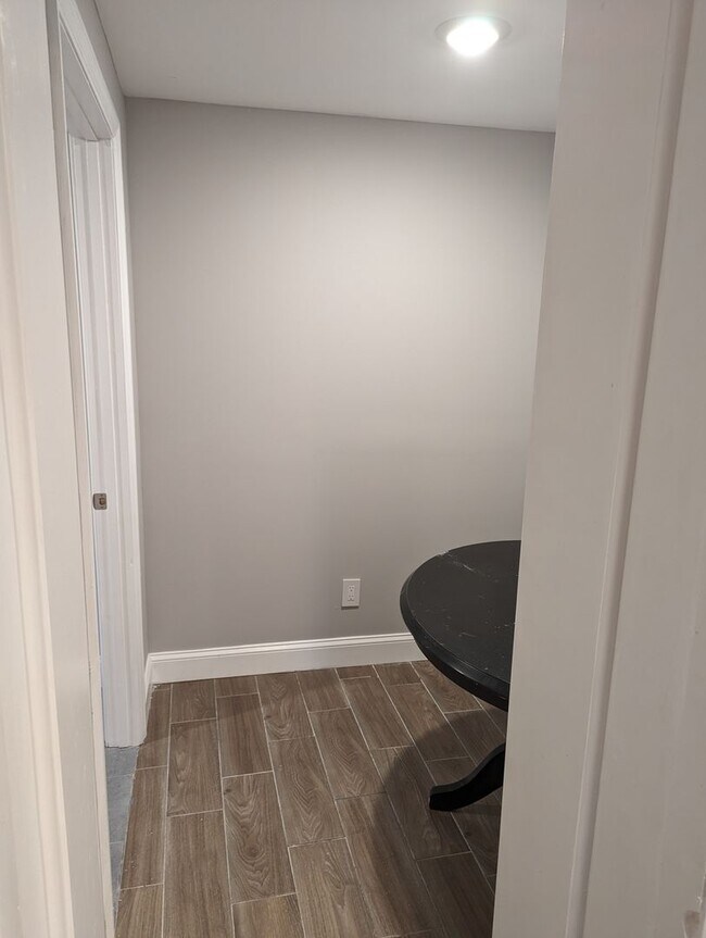 Building Photo - 105 James Agee St