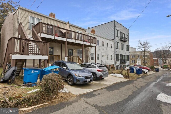 Building Photo - 1363 Childress St NE