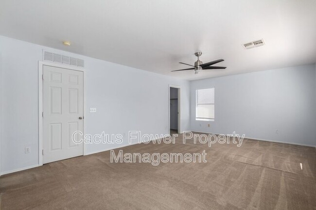 Building Photo - 2464 S Nielson St