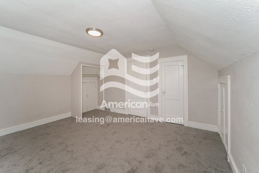 Building Photo - 2208 Carlisle Ave