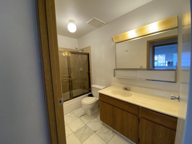 Building Photo - 98-597-597 Kilinoe St