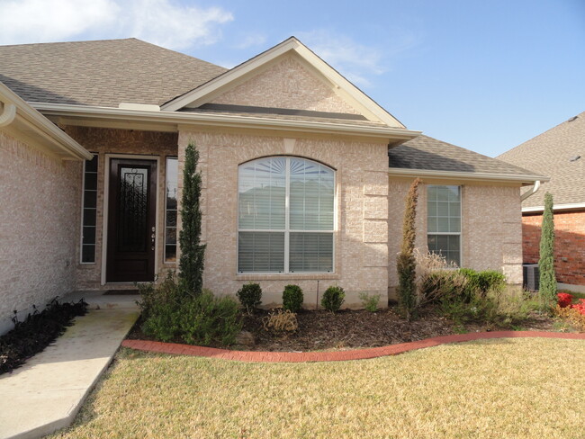 Building Photo - 10024 Lisi Anne Dr