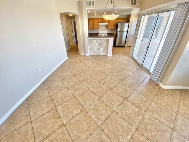 Building Photo - Gorgeous Summerlin 2 Bedroom, 2 Bathroom C...