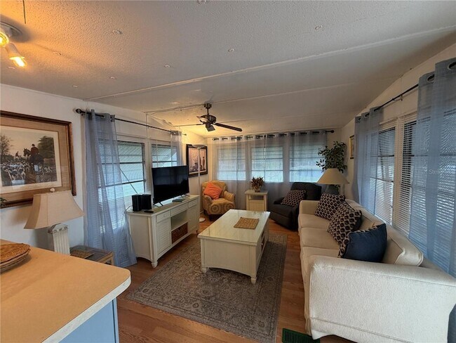 Building Photo - 4108 10th St Ct E