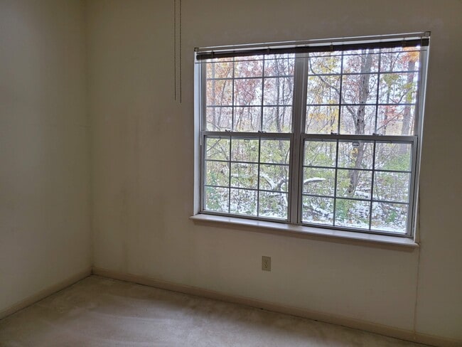 Building Photo - 350 W Swan Cercle