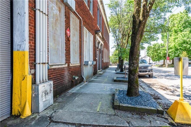 Building Photo - 210 Walker St SW