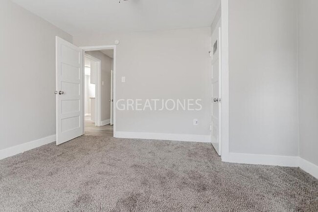 Building Photo - 3920 Meritas Dr