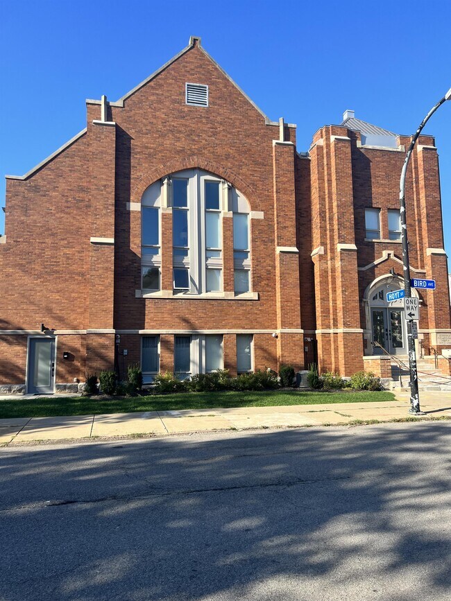 Building Photo - 304 Bird Ave
