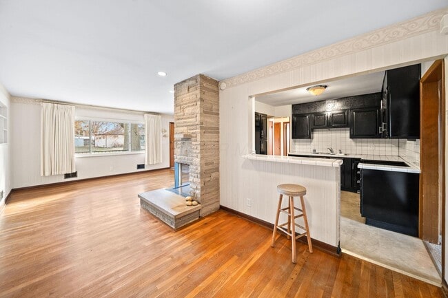 Building Photo - 1565 Garywood Ave