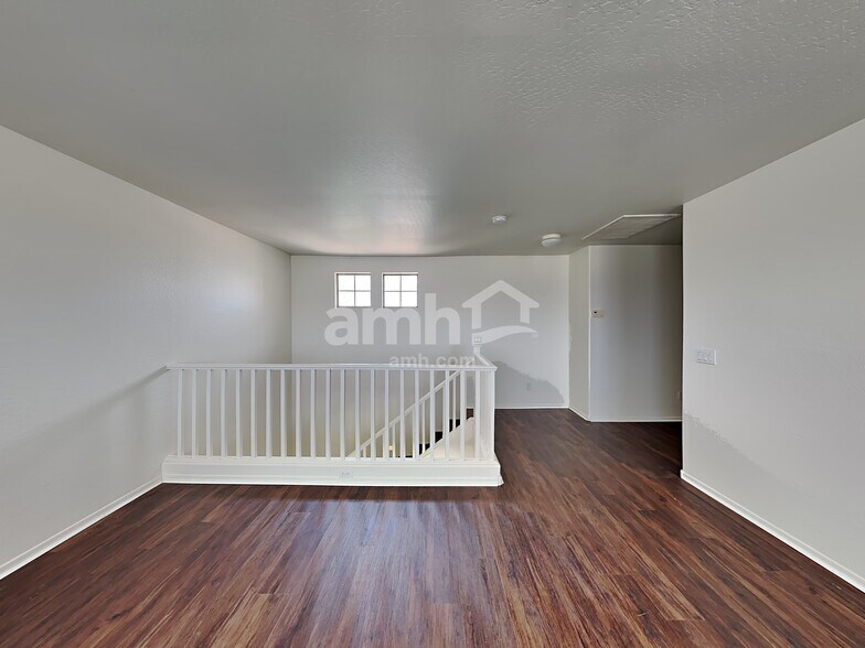 Building Photo - 6727 W Desert Ln