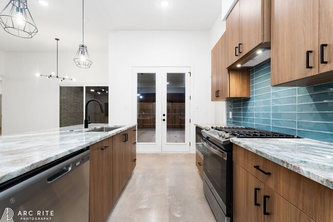 Building Photo - Pre-Leasing Fall of 2026!! Luxury Homes!!