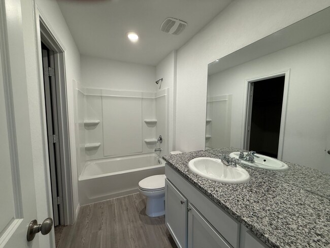 Building Photo - Dream Home in Seguin- 3 Bedroom / 2 Bath -...