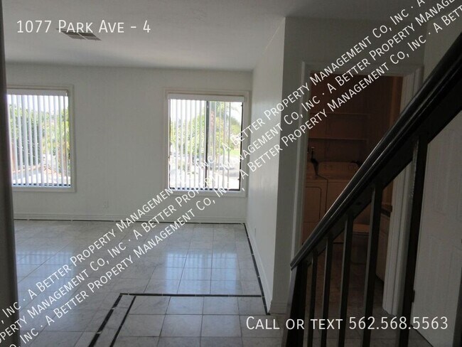 Building Photo - 1077 Park Ave